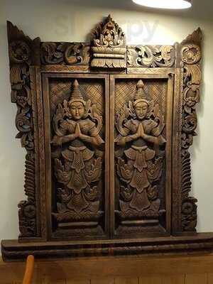 Bahn Thai Restaurant