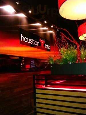 Houston Avenue Bar & Grill