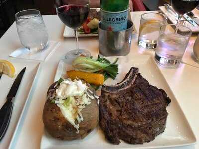 Houston Avenue Bar & Grill