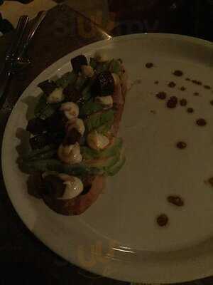 Elmdale Oyster House & Tavern