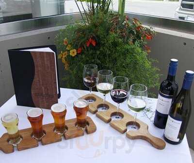 Barside Lounge & Grill