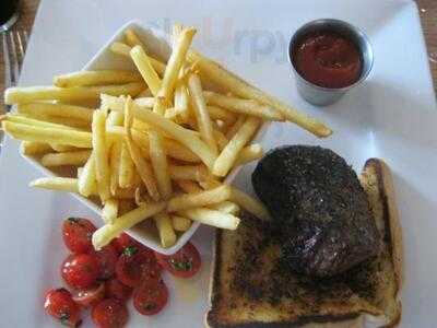 Merchants Restaurant & Bar