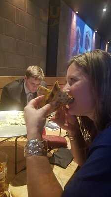 Thirteen Pies Pizza + Bar