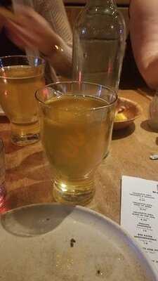 Thirteen Pies Pizza + Bar