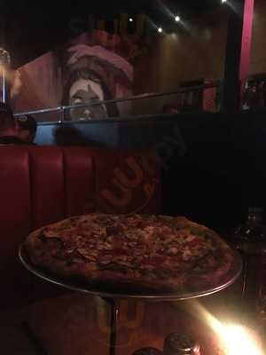 Thirteen Pies Pizza + Bar