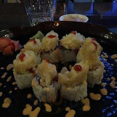 On A Roll Sushi And Sliders