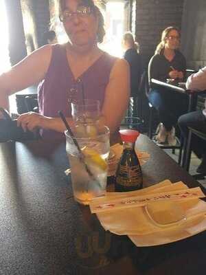 On A Roll Sushi And Sliders