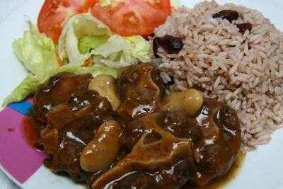 Cravins Caribbean Grill