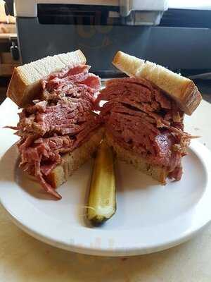 Malic's Kosher Style Delicatessen