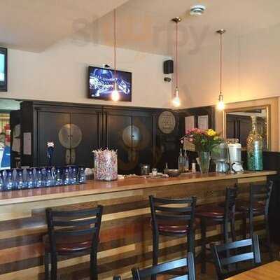 Riviera Pizza & Spaghetti House