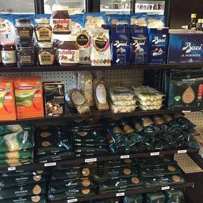 Italia Bakery