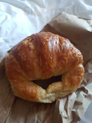 Boulangerie Artisanale Et La Porteuse De Pain