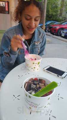 Yoyo's Yogurt Cafe
