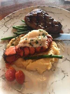 Burnaby Mountain Restaurant And Lounge