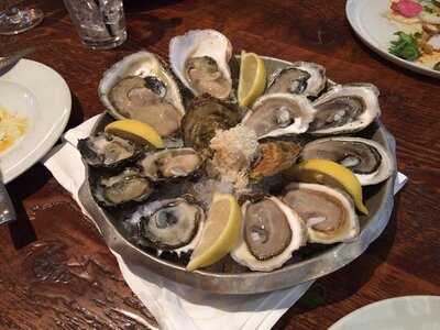 John & Sons Oyster House