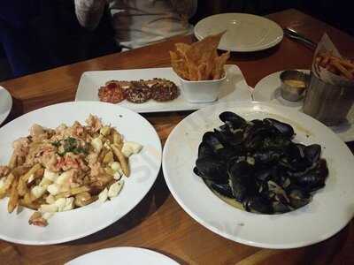 John & Sons Oyster House