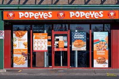 Popeyes Chicken & Bisquit