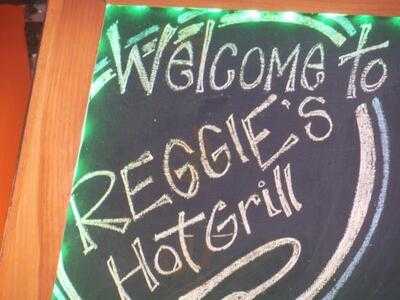 Reggie's Hot Grill