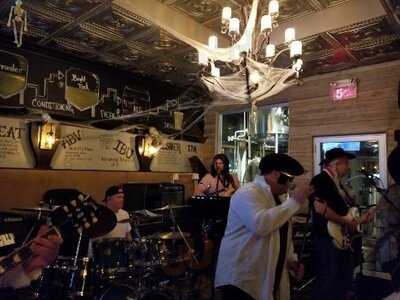 5 West Brew Pub & Kitchen