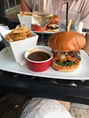 Beaver And Bulldog Burlington