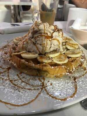 Spin Dessert Cafe And Bistro