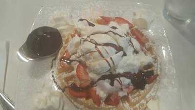 Spin Dessert Cafe And Bistro