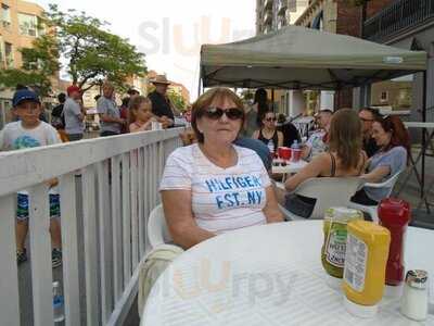 Wendel Clark's Classic Grill & Bar