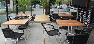 Kingsmen Pub & Grill