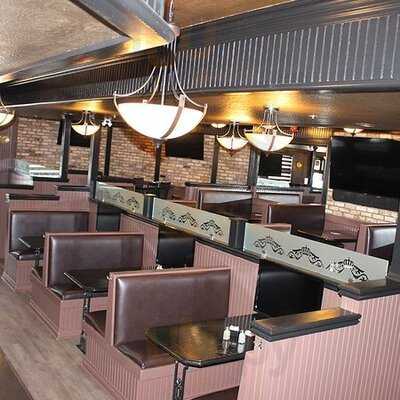 Kingsmen Pub & Grill