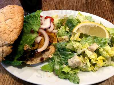 Cousins Grocery & Deli