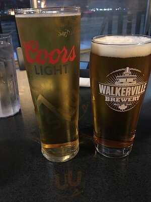 Eastwood’s Grill & Lounge