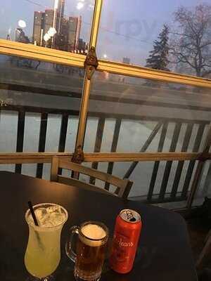 Eastwood’s Grill & Lounge