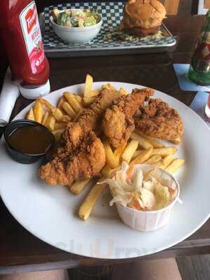 Eastwood’s Grill & Lounge