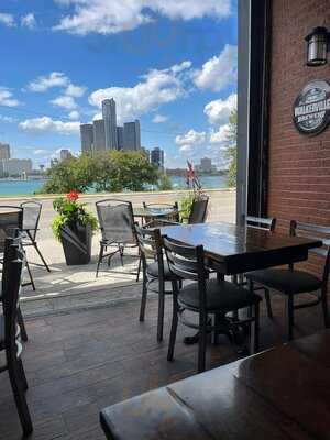 Eastwood’s Grill & Lounge