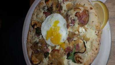 Famoso Neapolitan Pizzeria