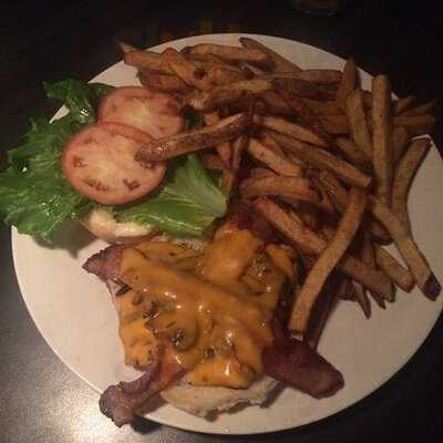 Flea Whiskey's Billiards, Cafe And Bar