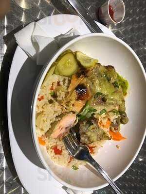 Le Cafe At The Cn Tower