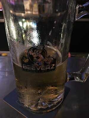 Joe Beeverz Canadian Pub