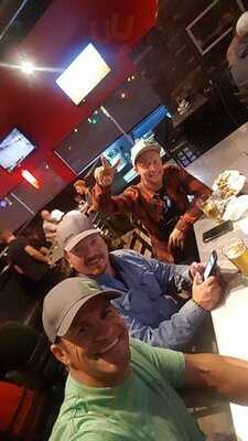 Joe Beeverz Canadian Pub