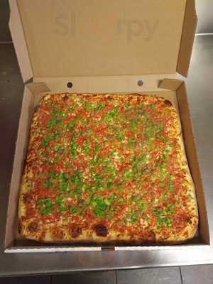 Bull's Eye Pizza