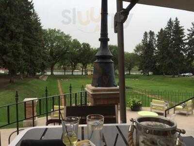 Metric Garden Lounge