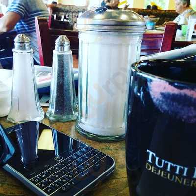 Tutti Frutti Dejeuners