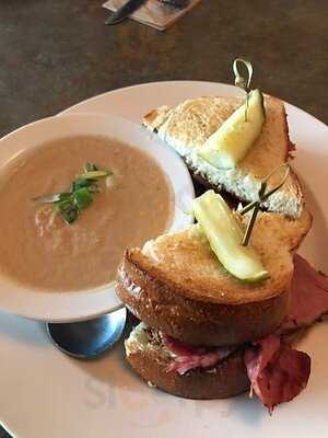 Kingfishers Waterfront Bar And Grill