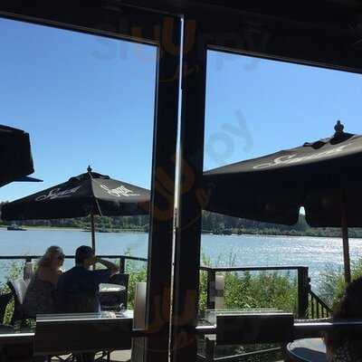 Kingfishers Waterfront Bar And Grill