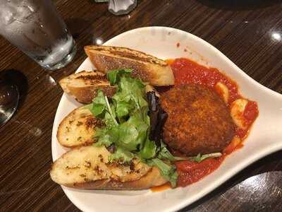 Alloro Restaurant And Bar