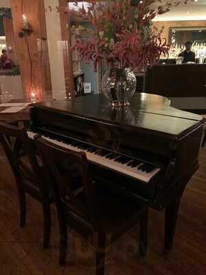 Bodega Tapas & Wine Bar