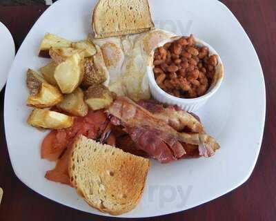 Black Swan Pub & Grill