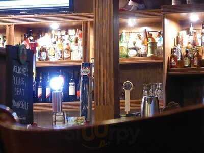 Black Swan Pub & Grill