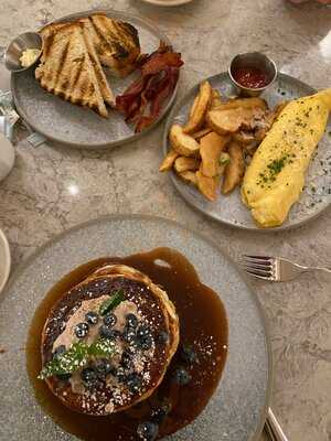 Hawthorn Dining Room And Bar