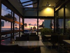 Watts East Beach Cafe